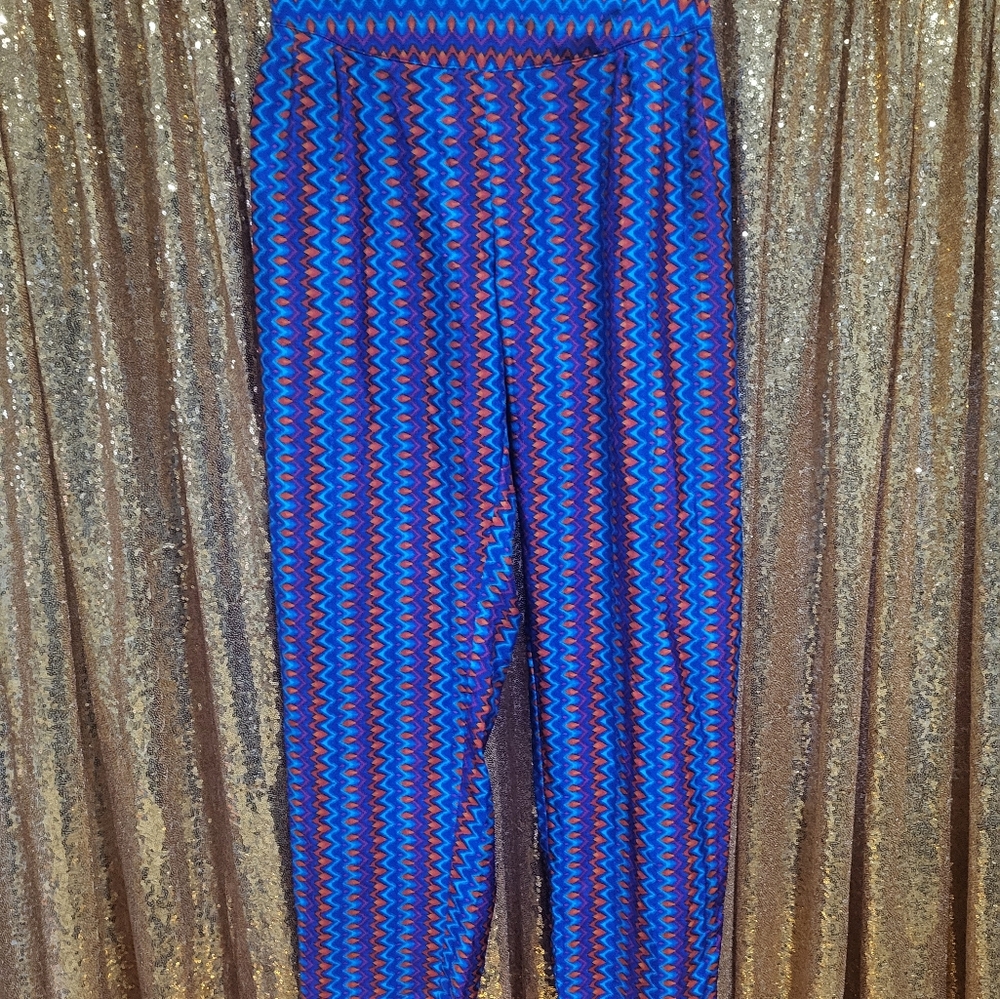 Printed balloon style pants.